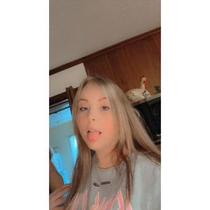 Meet your Posher, Chloe